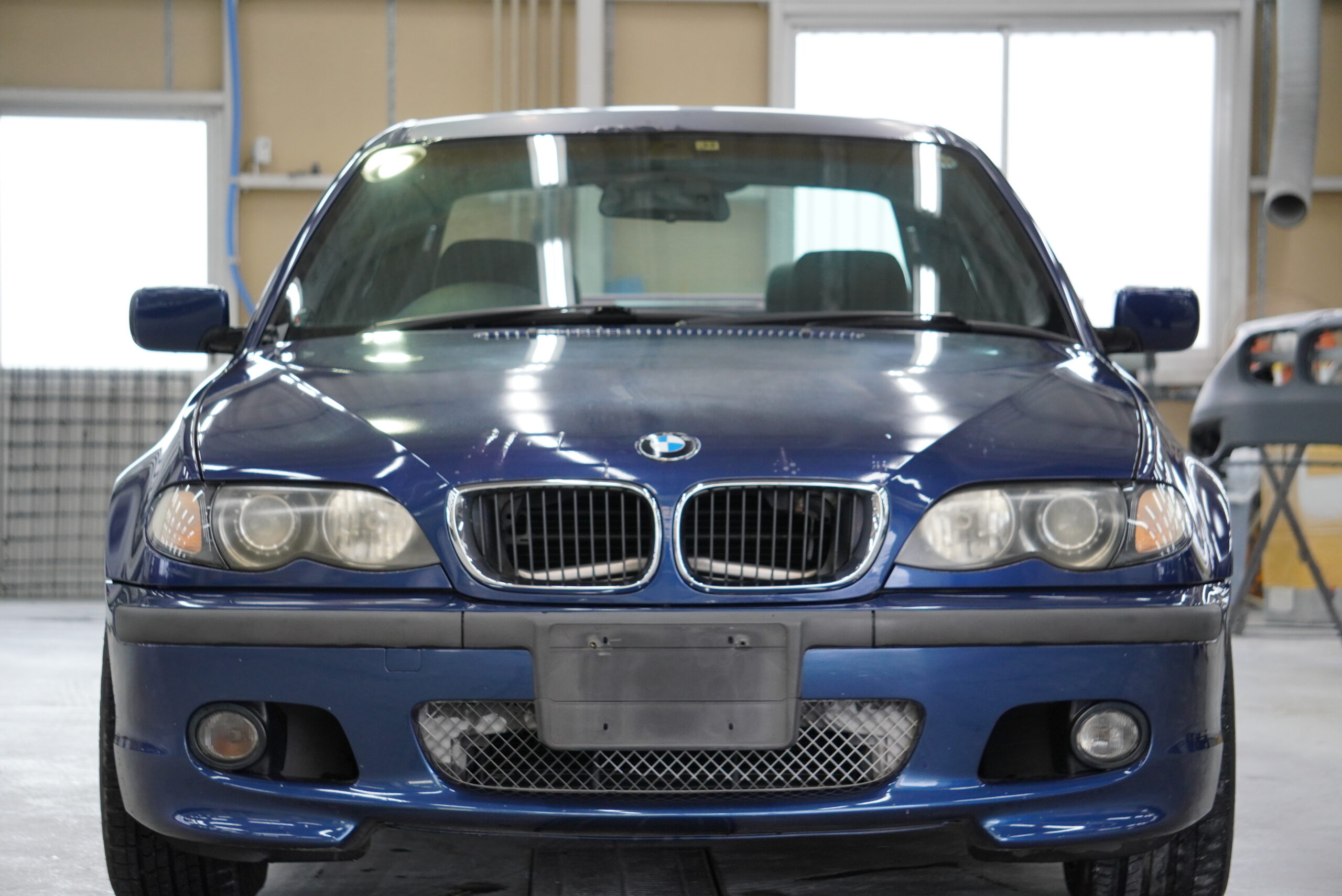 ★BMW E46 318i セダン 右フロント ドアガラス ウィンドウ 純正 中古 即決 [6312］ ランプシェード E46 3 シリーズ 4 ドア 2002 2003 2004 2005 車の